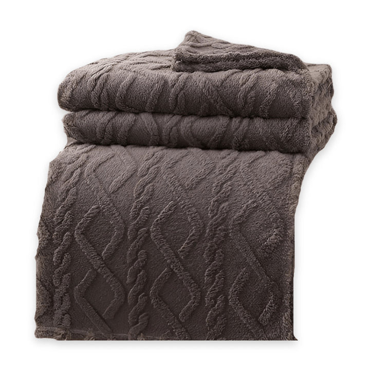 Double-Layer Fleece Blanket With Modern Geometric Design - Image 7