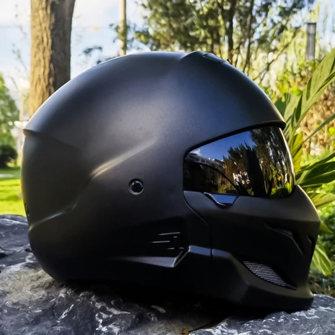 Motorcycle Helmet with Secure Full-Face Design and Visor - Image 7